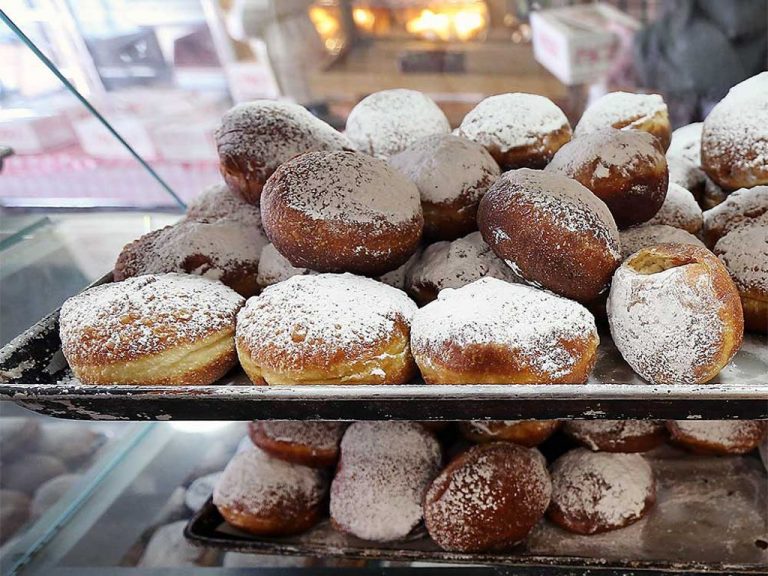 5 Great Places To Get Your Paczki Day Fix In Windsor